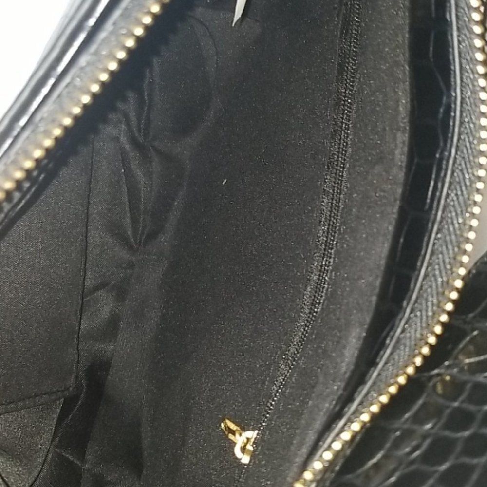 NWT Massini Embossed Bucket Hobo Style Bag - Picture 6 of 12